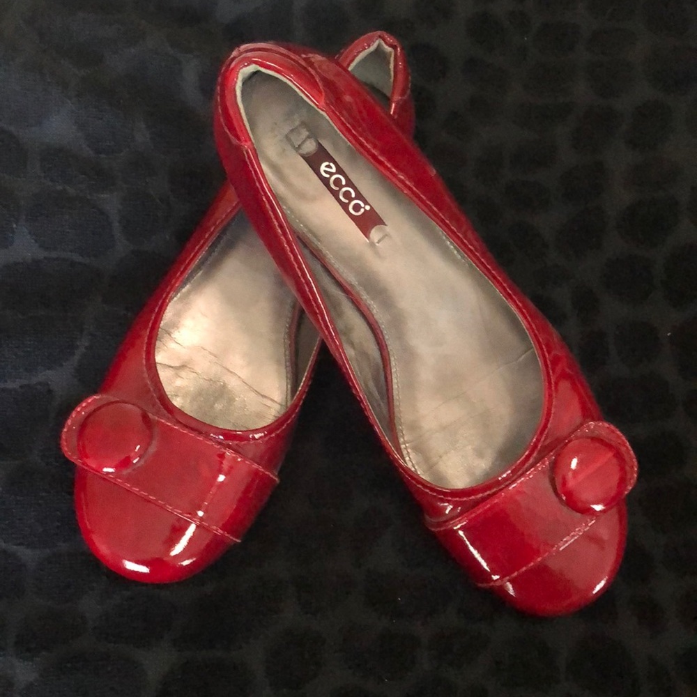Ecco red patent flats